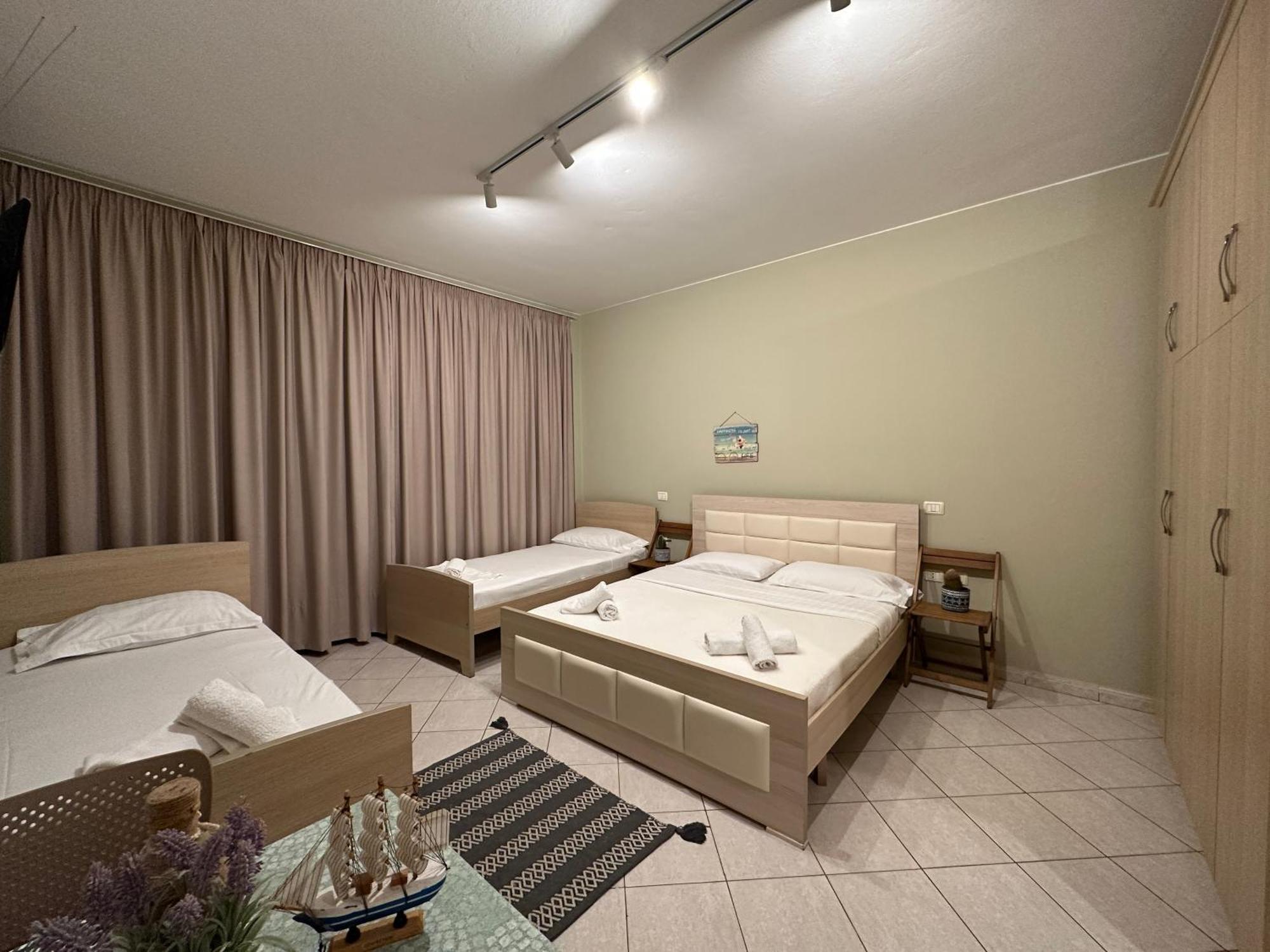 Rias Seaside Apartments Vlore Exterior photo